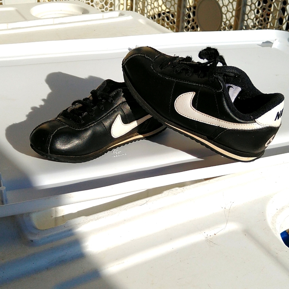 NIKE Cortez leather black and white kids sneakers